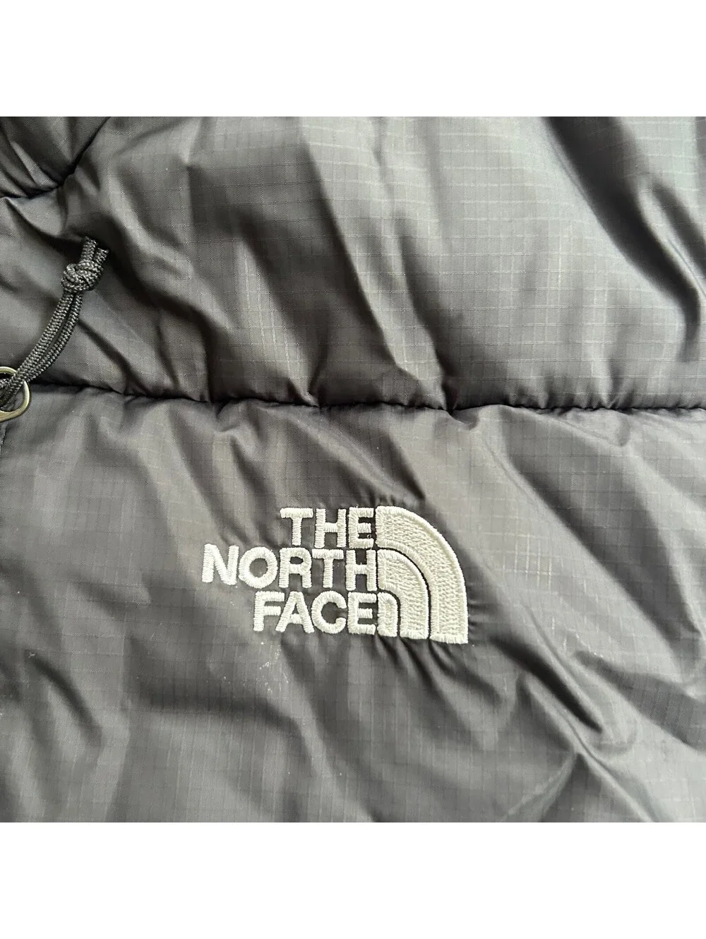 The North Face Men's 550 Insulated Black Puffer Vest Medium